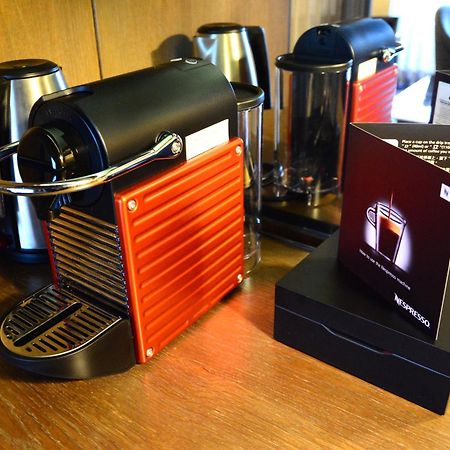 Palais De Chine Hotel Tchaj-pej Exteriér fotografie A Nespresso machine