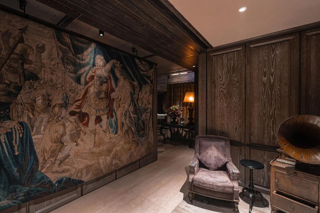 Palais De Chine Hotel Tchaj-pej Exteriér fotografie Interior of the house