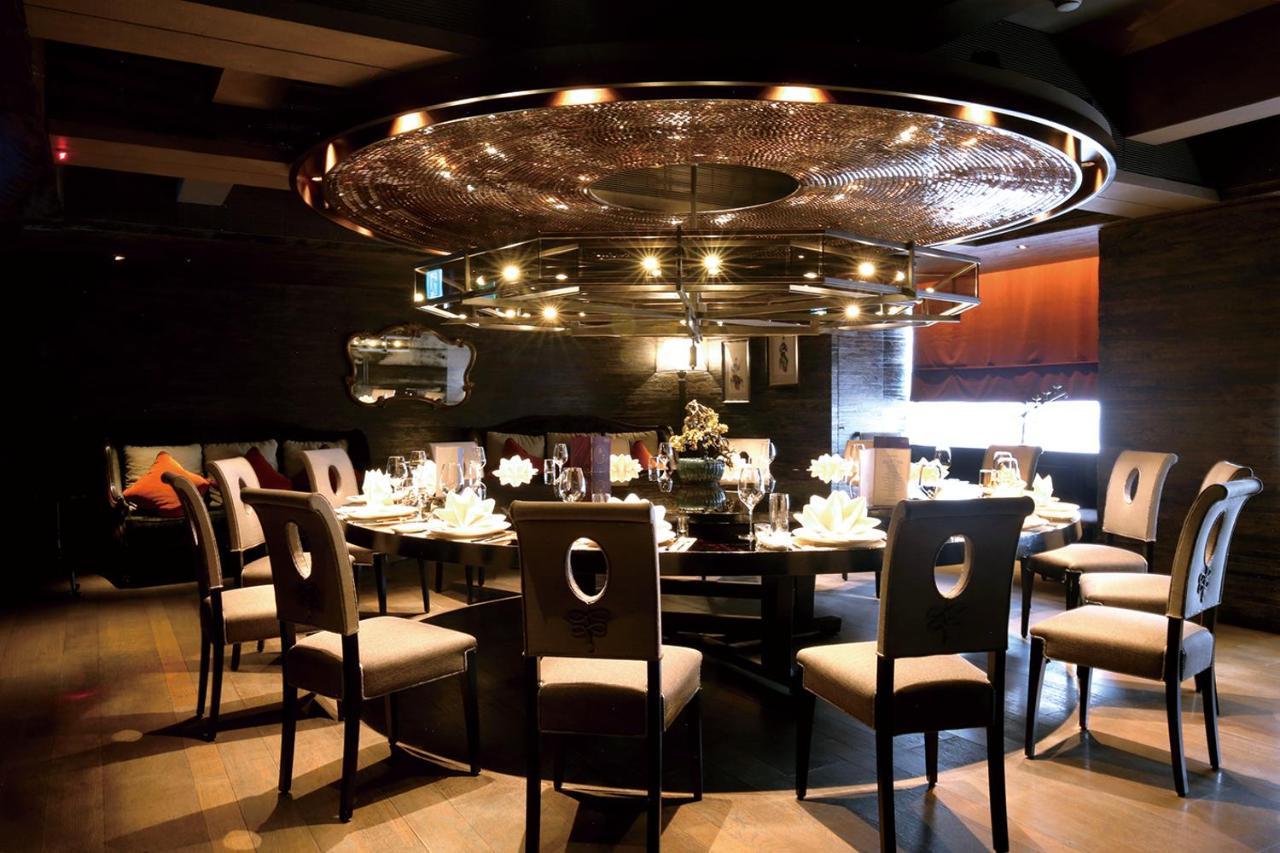 Palais De Chine Hotel Tchaj-pej Exteriér fotografie The interior of a restaurant in the Grand Hyatt Hotel, Mumbai